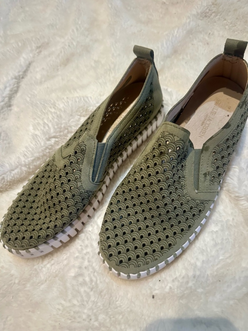 Women's Olive Green Slip-On Flats with Scallop Pattern
